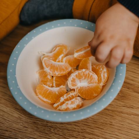 Un snack ligero y saludable: dos mandarinas aportan solo 40 calorías.   