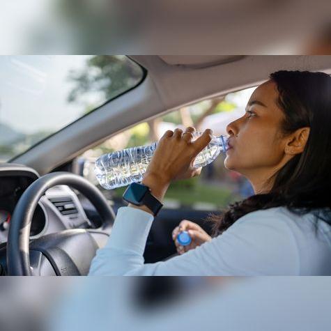 Es importante hidratarse y evitar el exceso de alcohol. Fuente: Shutterstock. Es importante hidratarse y evitar el exceso de alcohol. Fuente: Shutterstock.
