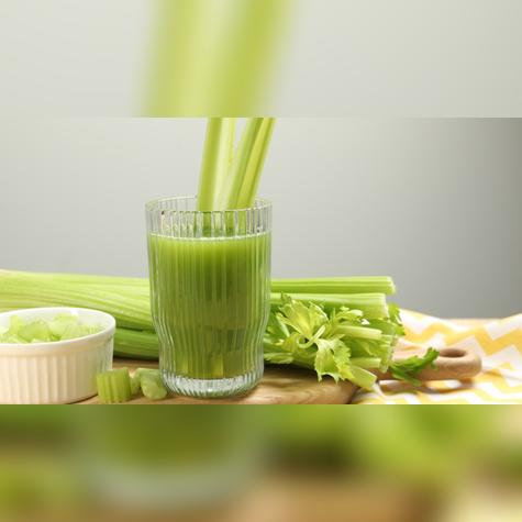 Con antioxidantes como la vitamina C y flavonoides, el té de apio promueve una piel saludable. Fuente: Shutterstock.   
