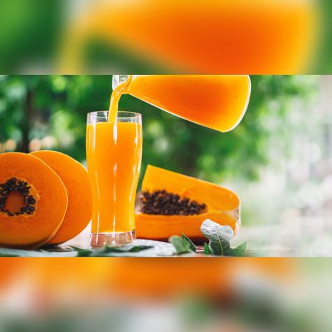 Es fundamental que personas con enfermedad renal consulten a un especialista antes de incluir el jugo de papaya en su dieta. Fuente: Shutterstock.   
