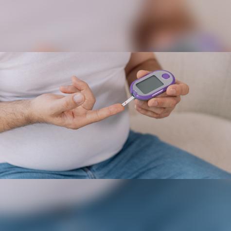 Su ingesta excesiva causa diabetes y obesidad.   