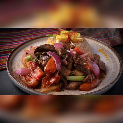 Lomo saltado.   