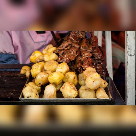 El anticucho es peruano.   