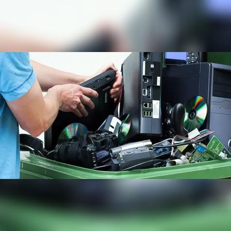 Los plásticos negros pueden contener retardantes de llama bromados, químicos relacionados con cáncer y alteraciones hormonales. Los plásticos negros pueden contener retardantes de llama bromados, químicos relacionados con cáncer y alteraciones hormonales.