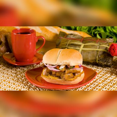  Pan con chicharrón.   