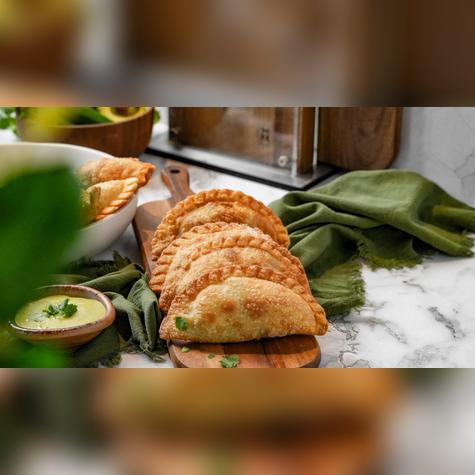 Empanadas de "Toma", negocio junto a su hijo Manolo. Fuente: "Toma". Empanadas de "Toma", negocio junto a su hijo Manolo. Fuente: "Toma".