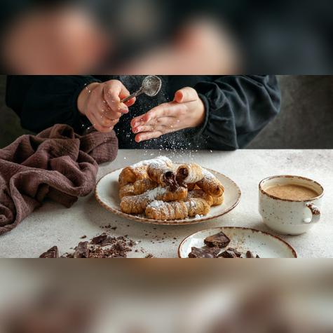 El toque de dulce perfecto llega de la mano con el tequeño relleno de chocolate. Fuente: Shutterstock. El toque de dulce perfecto llega de la mano con el tequeño relleno de chocolate. Fuente: Shutterstock.