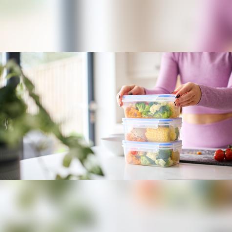 Se puede usar el táper de vidrio o plástico. Se puede usar el táper de vidrio o plástico.