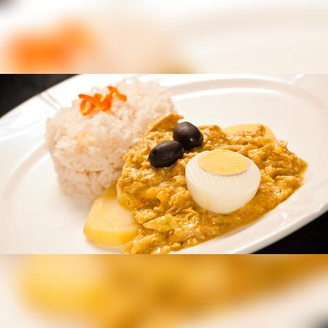 El pollo forma parte de una gran número de platos peruanos. El pollo forma parte de una gran número de platos peruanos.