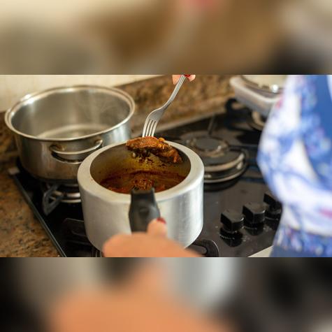 Con la olla a presión podrás cocinar la carne en minutos.   