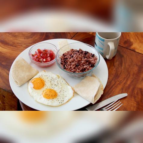 Gallo pinto. Gallo pinto.