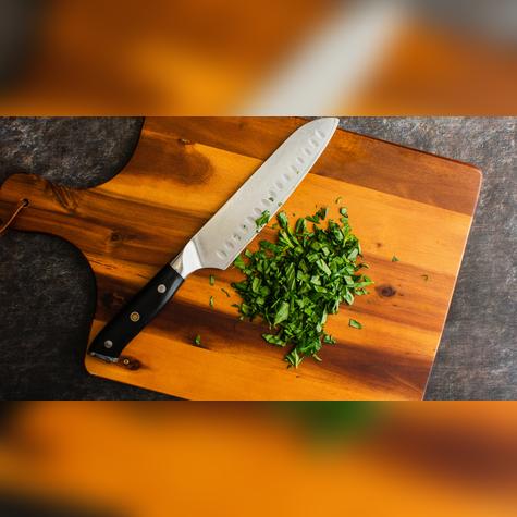 Las tablas de picar de plástico pueden liberar millones de microplásticos con cada año de uso intensivo.