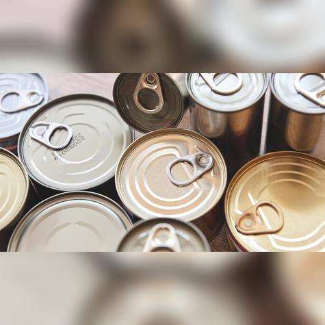 Las latas abolladas o abombadas pueden contener la toxina botulínica, una de las sustancias más peligrosas para el sistema nervioso humano.   