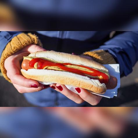 El Centro Internacional de Investigaciones sobre el Cáncer ha clasificado las carnes procesadas como grupo 1 de riesgo cancerígeno, al igual que el tabaco.   