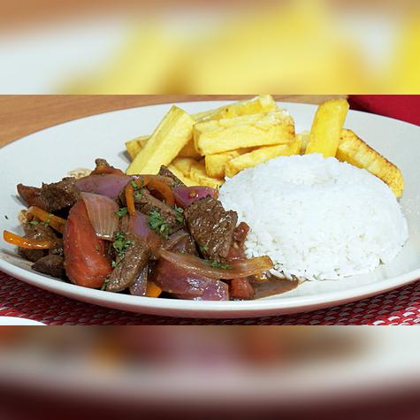 Lomo saltado.   