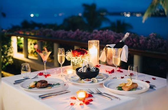 Qué puede ser más estimulante que una buena compañía y el lugar adecuado.    