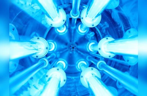 Vista interna de un purificador de luz ultravioleta. Se usa en plantas de tratamiento, pero también hay versiones para el hogar.    