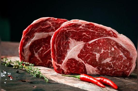 El bife ancho también se conoce en inglés como Rib Eye, por el "ojo" de grasa que tienen en el interior.    