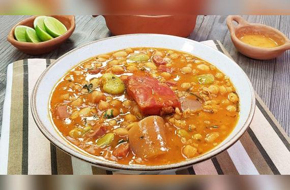 El shambar es la insignia gastronómica trujillana: un levantamuertos que se sirve los lunes.   