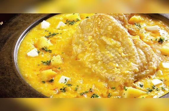 La sopa teóloga se sirve usualmente el Domingo de Ramos de Semana Santa.    