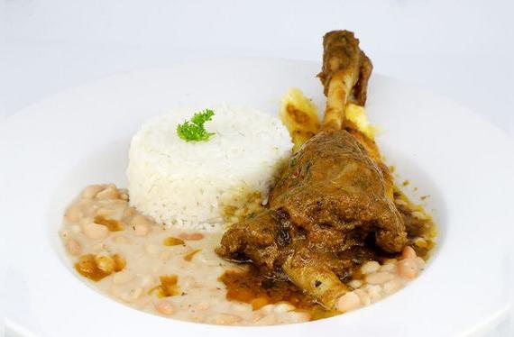 Este cabrito le debe sabor a la chicha y el zapallo loche.   