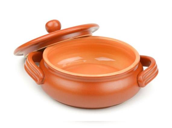 Aprenda a curar ollas de barro   