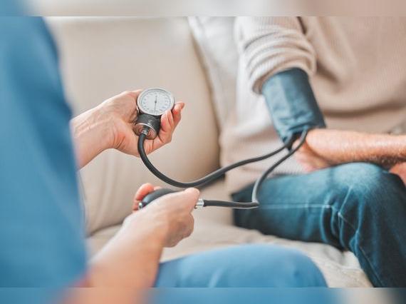 El uso de cubitos para preparar caldo de huesos es peligroso para las personas con hipertensión.   