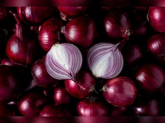 Puedes reemplazar la cebolla china por la cebolla morada.   