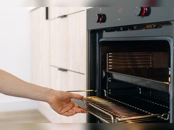 Pollo frito sin aceite elaborado en horno.   