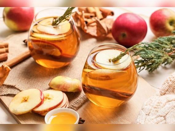 La canela, además de su aroma, podría contribuir a la regulación del azúcar en sangre y aliviar malestar digestivo.    