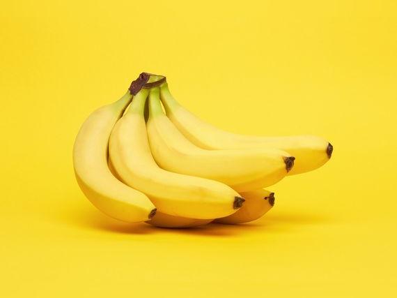 Los plátanos en el refrigerador se vuelven menos apetecibles.   