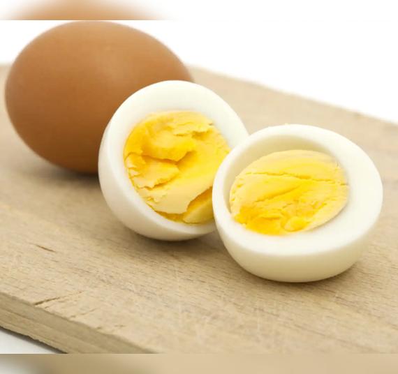 Los huevos son saludables y ricos en proteínas, vitamina y minerales.   
