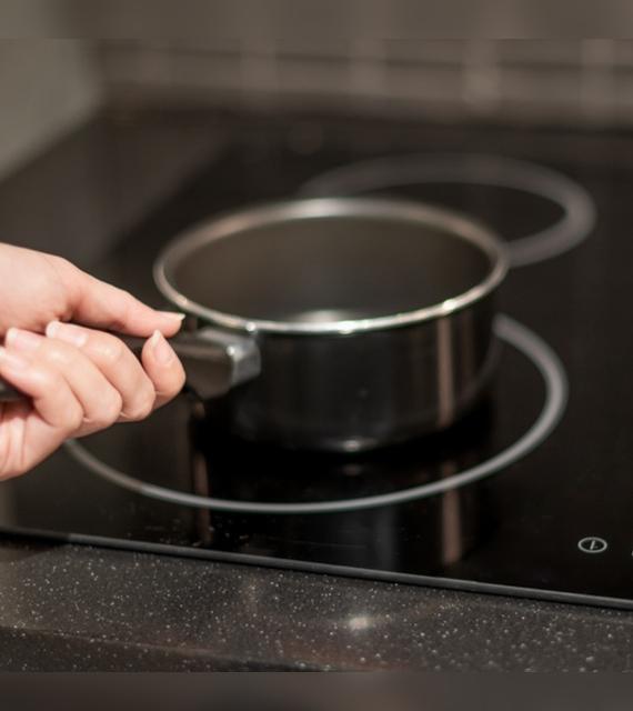 La cocina eléctrica requiere de una gran cantidad de energía para cocer los alimentos.   