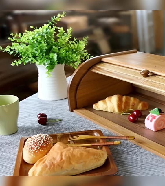 La mejor opción es guardar el pan una panera de madera o cerámica para conservar su frescura.   