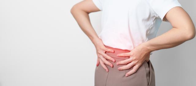 El efecto antiinflamatorio del jengibre ayuda a reducir el dolor muscular.    