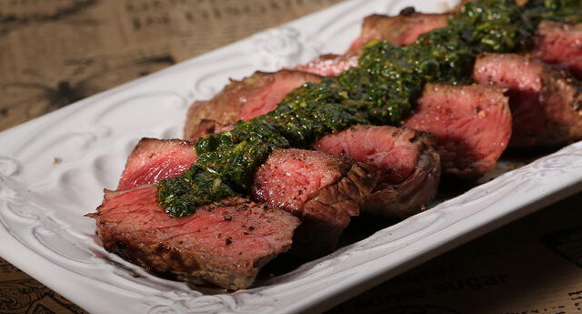 Carne con chimichurri buenazo