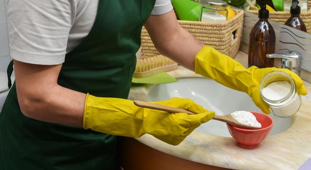 Esta mezcla ayuda a remover la grasa.   