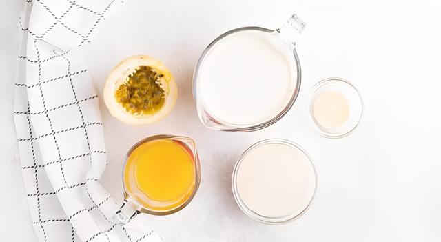 Mezcla muy bien los ingredientes.   