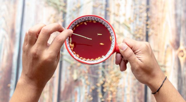 En estos días fríos, qué mejor que un emoliente casero calientito. En estos días fríos, qué mejor que un emoliente casero calientito.