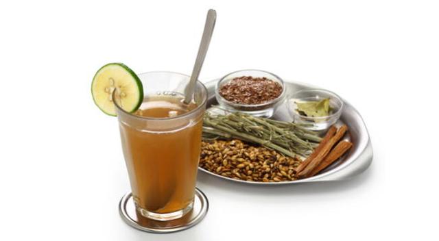 Té piteado, típico de Arequipa, se hace con té negro, pisco, anisado o cañazo. Té piteado, típico de Arequipa, se hace con té negro, pisco, anisado o cañazo.