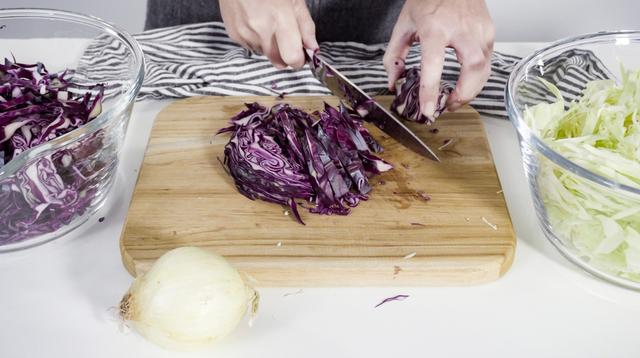 Se recomienda acompañar tus alimentos siempre con verduras. Fuente: Pexels.   