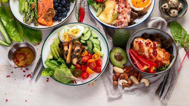 El estilo de vida y la alimentación influye en la cantidad de agua a beber.   