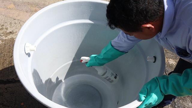 Se debe lavar con lejía   