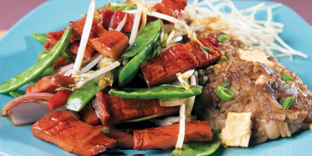 Tacuchaufa con saltado de cecina 