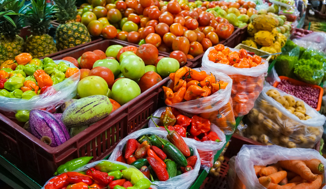 El alza del precio de las verduras ha ocasionado preocupación entre los ciudadanos. Foto: Buenazo / Shutterstock El alza del precio de las verduras ha ocasionado preocupación entre los ciudadanos. Foto: Buenazo / Shutterstock