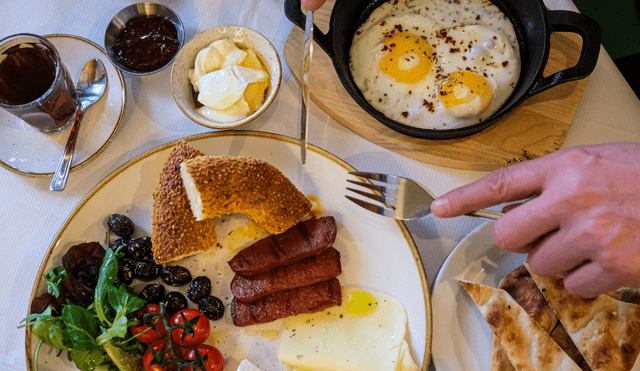 Esta es la mejor hora para que una persona con diabetes o hipertensión tome el desayuno. Foto: Buenazo / Shutterstock Esta es la mejor hora para que una persona con diabetes o hipertensión tome el desayuno. Foto: Buenazo / Shutterstock