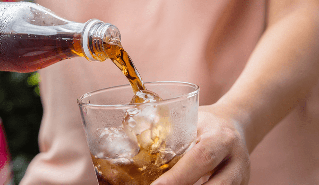 Beber azúcar es peligroso para la salud. Foto: Buenazo / Shutterstock Beber azúcar es peligroso para la salud. Foto: Buenazo / Shutterstock