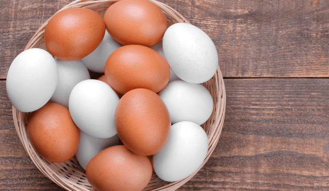 ¿Qué huevo es más saludable, el blanco o el rosado? Foto: Buenazo / Shutterstock ¿Qué huevo es más saludable, el blanco o el rosado? Foto: Buenazo / Shutterstock