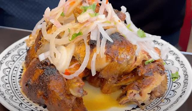 Delicioso pollo a la brasa acevichado.
