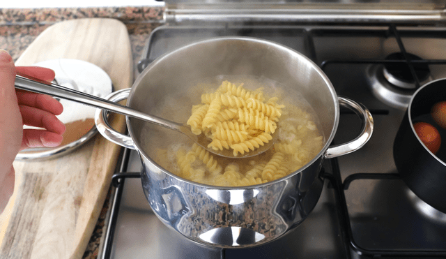El truco de un Premio Nóbel de física para cocinar pastas y ahorrar dinero. El truco de un Premio Nóbel de física para cocinar pastas y ahorrar dinero.